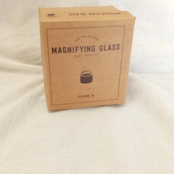 Magnifying Glass - Picture 2 of 3